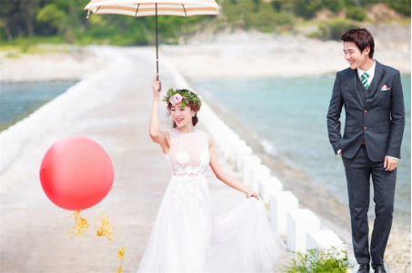 三亚婚纱摄影哪家好【花禾摄影私人订制】郑州西安拍婚纱照工作室排名榜半岛全站(图1)