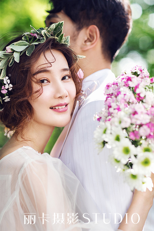 PG电子APP用搜狐简单AI生成吉卜力婚纱照轻松获取点赞无数！
